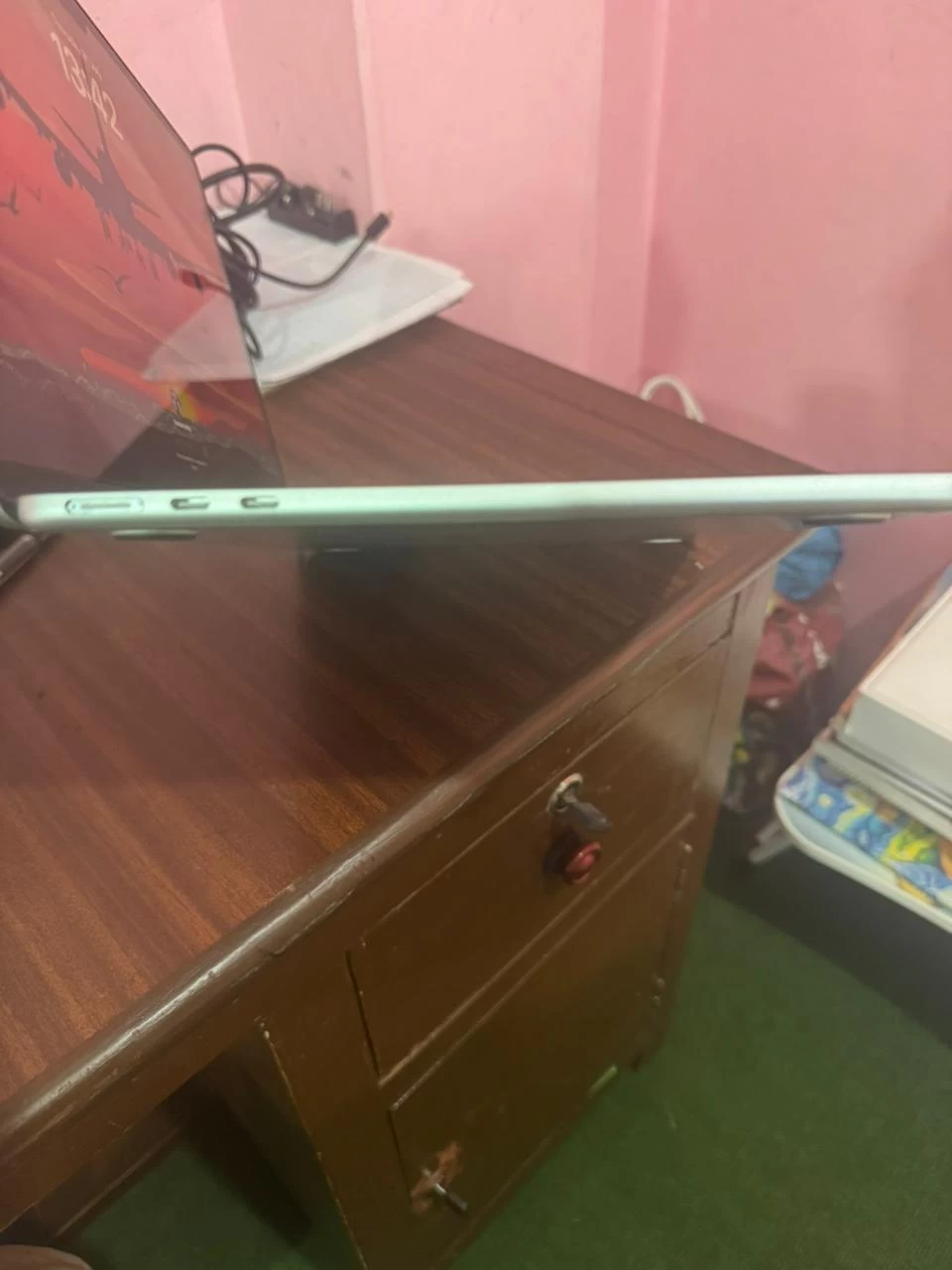 MacBook Air M2 (13.6-inch) | 8GB RAM | 512GB SSD