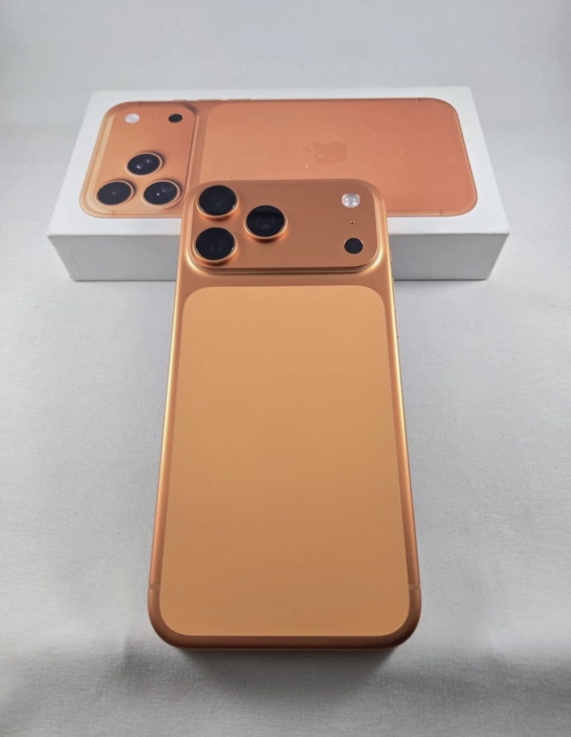Apple iPhone 17 Pro Max 256GB (100% Batt)
