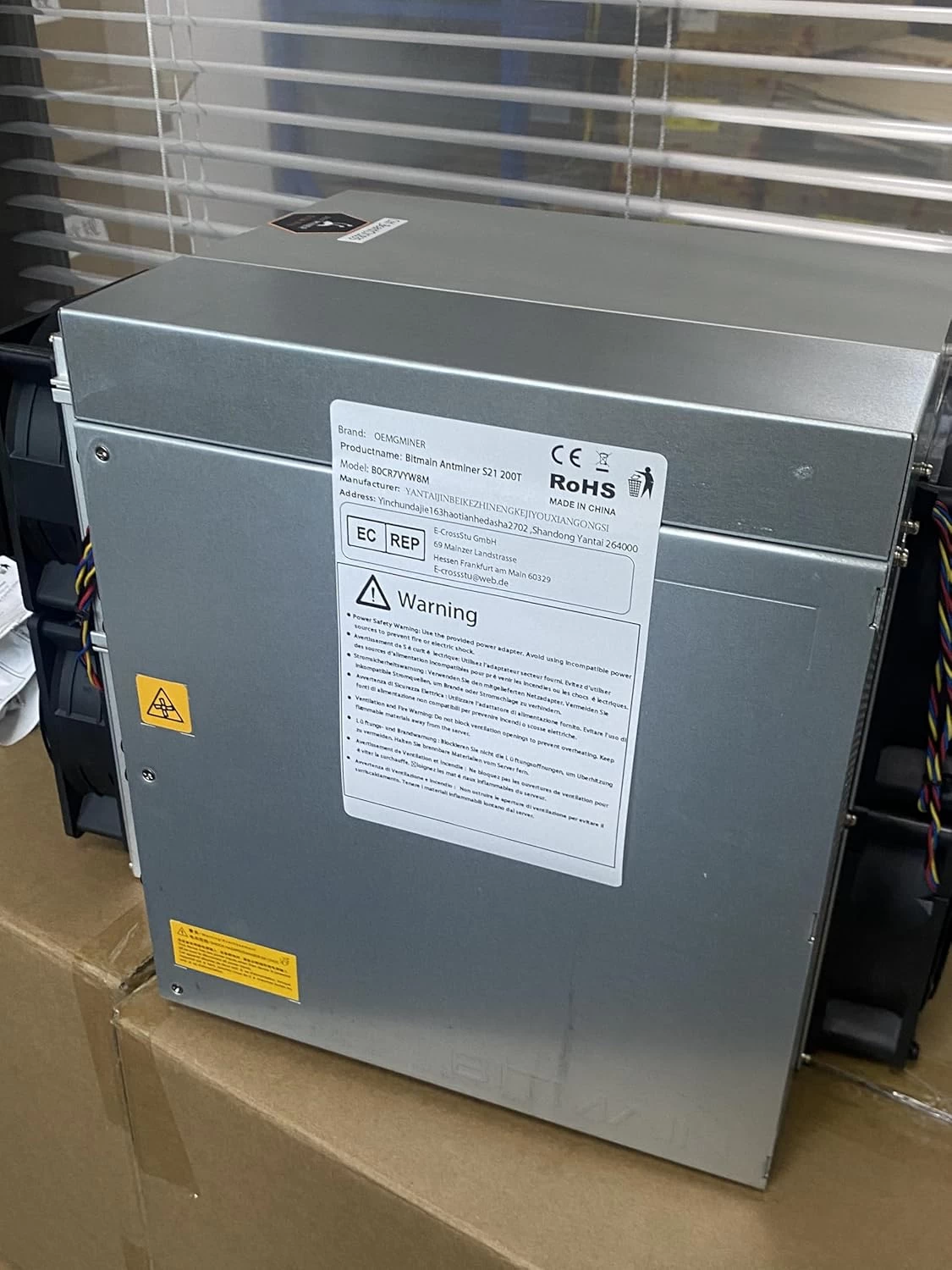 New Bitmain Antminer S21 200T 3500W 220-277V BTC/BCH